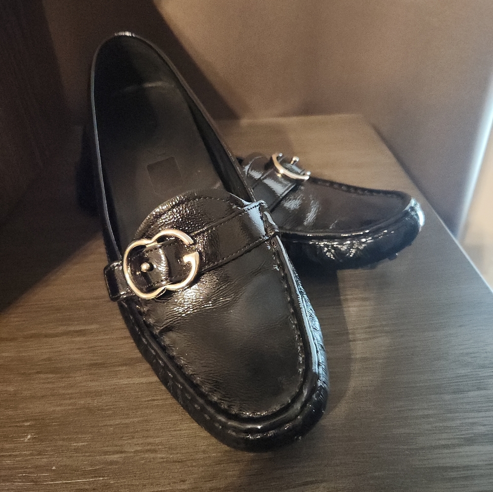 GUCCI Womens Loafers 9